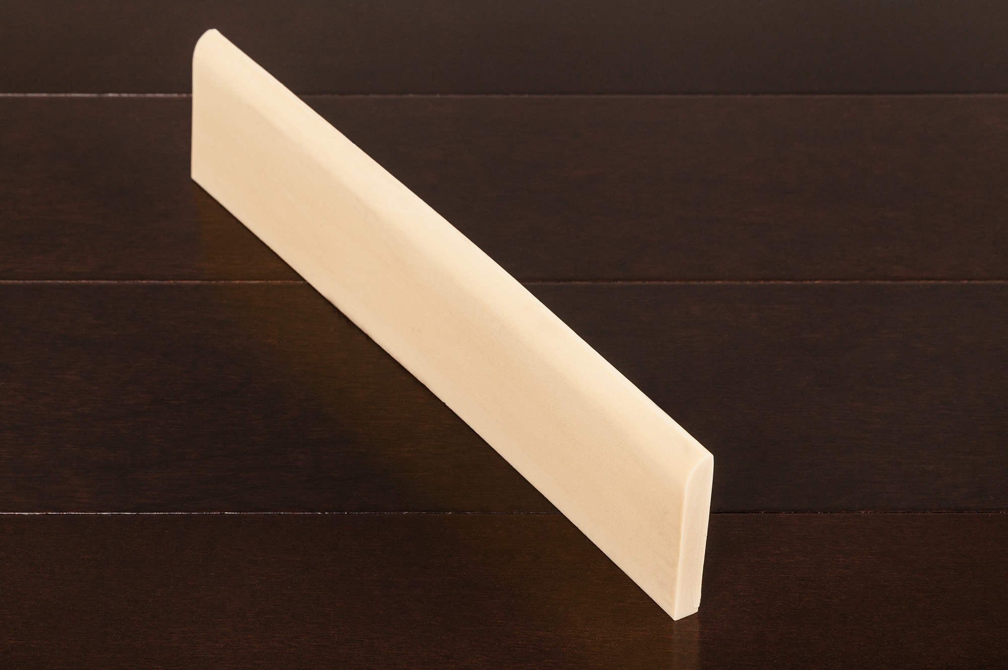 arcadia-moldings-flexible-baseboards-smooth-texture-streamline-base